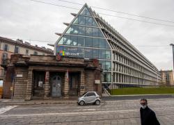 Microsoft licenzia 11mila dipendenti in tutto il mondo: a casa il 5% del personale del Colosso