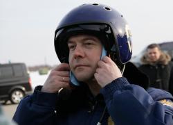 Ucraina, Medvedev: "Mondo in pace quando gli Usa lasceranno l'Europa. Sorga alleanza anti-America"