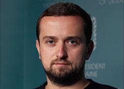 Corruzione Ucraina, suv General Motors donati dagli Usa per aiuti umanitari in mano ai politici: Tymoshenko si dimette