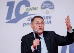 Atti osceni in luogo pubblico, Cirielli (FdI): “Ripristinare il carcere fino a tre anni”