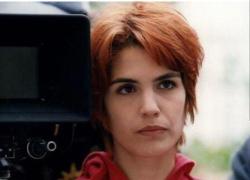 Addio a Monica Carmen Comegna, l'attrice è morta per malore improvviso e febbre alta. Aveva 43 anni
