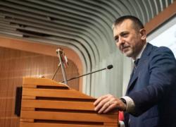 Caso Cospito, scorta per Delmastro e Ostellari: sottosegretari alla Giustizia nel mirino degli anarchici