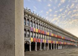 Carnevale di Venezia, Procuratie Vecchie in Piazza San Marco aperte al pubblico con una mostra, un cafè e una biblioteca
