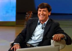 Gianni Morandi, chi è: età, carriera, patrimonio, figli, moglie, mani e incidente