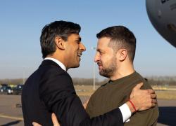 Londra, Zelensky da Sunak per nuovi regali: pronti  più "missili a lunga gittata" per Kiev