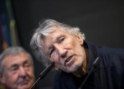 Russia,  in vendita le cartine aggiornate con le conquiste in Ucraina. E Mosca chiama Roger Waters all'Onu