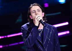 Chi è Sangiovanni: nome vero, fidanzata dopo Giulia Stabile, età, altezza, canzoni