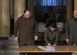 Zelensky a Sanremo, la Rai non ha ancora il testo. Blocco dello scrittore o ghostwriter in difficoltà?