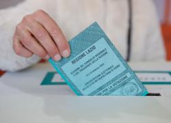 Elezioni Regionali, urne riaperte in Lombardia e Lazio: si voterà fino alle 15