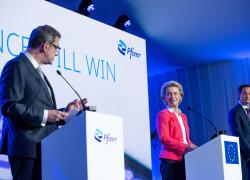 Pfizergate, von der Leyen ha cancellato sms con Bourla su vaccini Covid Pfizer, secretato contratti di acquisto e l'ha fatta franca: nessuna conseguenza, né legale né politica