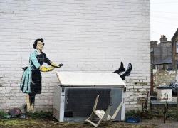 Bansky, il nuovo murale di San Valentino contro la violenza domestica