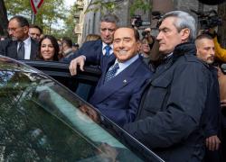Ppe, annullato summit di Napoli dopo le parole di Berlusconi su Zelensky. FI: "Inaccettabile"