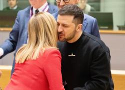 Guerra in Ucraina, Meloni a Kiev per l'incontro con Zelensky: sul tavolo anche l'invio di caccia italiani
