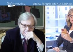 Sgarbi scopre in diretta della morte di Maurizio Costanzo: "È terribile, è morto nostro padre" - VIDEO