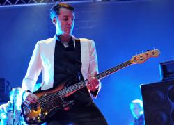 Addio a Steve Mackey, morto il bassista della band inglese dei Pulp. Aveva 56 anni