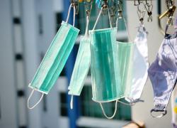 Covid, “le mascherine non fanno alcuna differenza”: l’analisi comparativa di 78 studi per Cochrane