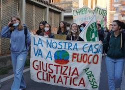 Sciopero Globale per il Clima, I Fridays for Future Torino bloccano la città e lanciano appello di scendere in piazza
