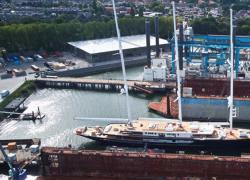 Jeff Bezos, lo yacht del magnate è il più grande del mondo: Koru è costato 500mln di dollari