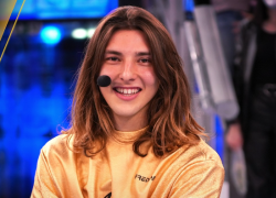 Cricca Amici chi &egrave;: fidanzata, genitori, nome vero, altezza, et&agrave;, canzoni, sorelle