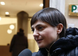 Madri in carcere, scontro Pd-Lega in commissione Giustizia: ritirato il ddl della dem Serracchiani