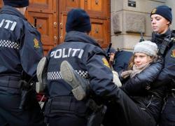Greta Thunberg, laurea in teologia all'Università di Helsinki. Una situazione sempre più comica