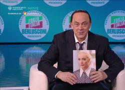 Fratelli di Crozza, Berlusconi commissariato da Marta Fascina: "Adesso in Forza Italia comanda lei"