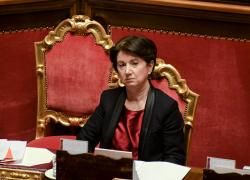 Figli coppie gay, la ministra Roccella: “Sanatoria per i figli nati con l’utero in affitto, la Corte di Strasburgo ci dà ragione”