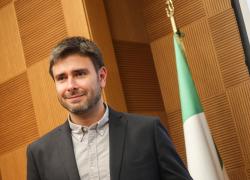 Di Battista lancia "Schierarsi", associazione contro le armi in Ucraina e pro car sharing nazionale