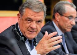 Qatargate, braccialetto elettronico per Panzeri: concessi i domiciliari all’ex eurodeputato al centro dello scandalo
