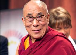 Chi è il Dalai Lama, dal premino Nobel per la Pace alle accuse di pedofilia del capo spirituale del Tibet