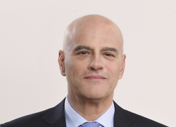 Claudio Descalzi, chi è l'ad di Eni, da ingegnere di giacimento alla guida per quattro mandati