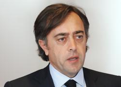 Giuseppe Lasco, chi è il condirettore generale di Poste Italiane, dalla Guardia di Finanza a Terna, il manager, docente, articolista e Commendatore al Merito