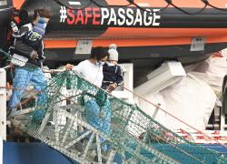 Stato d'emergenza per i migranti per i prossimi sei mesi: un mare di denaro al fenomeno migratorio