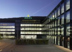 Rolex, nel 2022 export a  23,7 mld di franchi svizzeri (+11,6%):  l'industria svizzera domina il mercato degli orologi