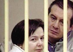 Strage Erba, procuratore di Como Astori contro il sostituto pg Tarfusser: "Prove certe contro Olindo e Rosa"
