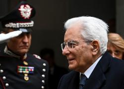 Dpcm, obbligo vaccinale e restrizioni, la fine della democrazia e della libertà: ma Sergio Mattarella rimane il più amato dagli italiani