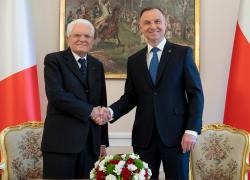 Migranti, Mattarella in Polonia da Duda: "L'Ue superi norme preistoriche. Serve una nuova politica d'asilo"