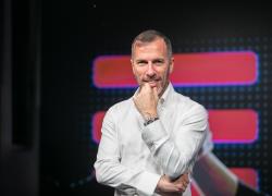 Tim, al via i rilanci sulla rete unica, da Cdp-Macquarie offerta da € 19,3 mld, da Kkr € 19 mld