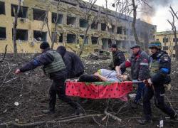 World Press Photo 2023, premiata la foto simbolo dell'attacco all'ospedale di Mariupol