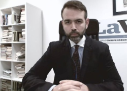 Francesco Borgonovo "gay", l'outing di Parente scatena la bufera sul web. Solidarietà al collega