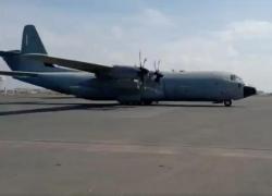 Sudan, evacuazione di 105 italiani tramite due aerei C-130. La crisi prepara un nuovo esodo di migranti