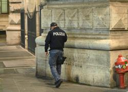 Migranti, la Francia schiererà 150 poliziotti al confine con l’Italia. Parigi: "Entro l'estate maggiore rafforzamento"

