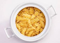 Milano, due ingredienti e 26 euro per una pasta in bianco