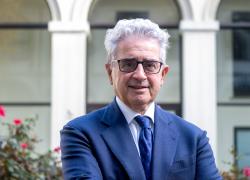 Addio a Umberto Minopoli, morto il politico del PD. Aveva 69 anni. Misiani: "Una perdita per tutti noi"