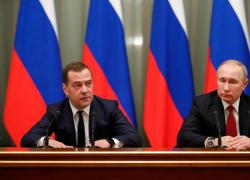 Attentato a Putin, l’avvertimento di Medvedev: “Non resta che eliminare fisicamente Zelensky”