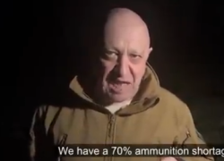 Russia, il capo della Wagner contro il Cremlino annuncia il ritiro da Bakhmut per mancanza di munizioni: "Stiamo morendo tutti"