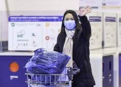 Covid, il Giappone lo equipara all'influenza stagionale. Via restrizioni alle frontiere e raccomandazione di quarantene