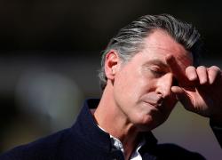 California, 640 mld di dollari agli afroamericani come riparazione per la schiavitù. Il governatore dem rischia il fallimento dello Stato