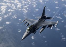Guerra in Ucraina, via libera dagli Usa all'Ue per gli F-16. Continua l'escalation 