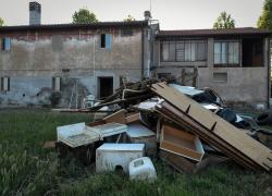 Alluvione in Emilia Romagna, i media concentrati nelle celebrazioni dell’emergenza continua per costruire una società sempre più insicura